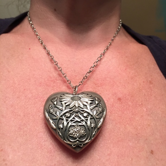 Co Ziegfeld Daisy Heart Locket Necklace 